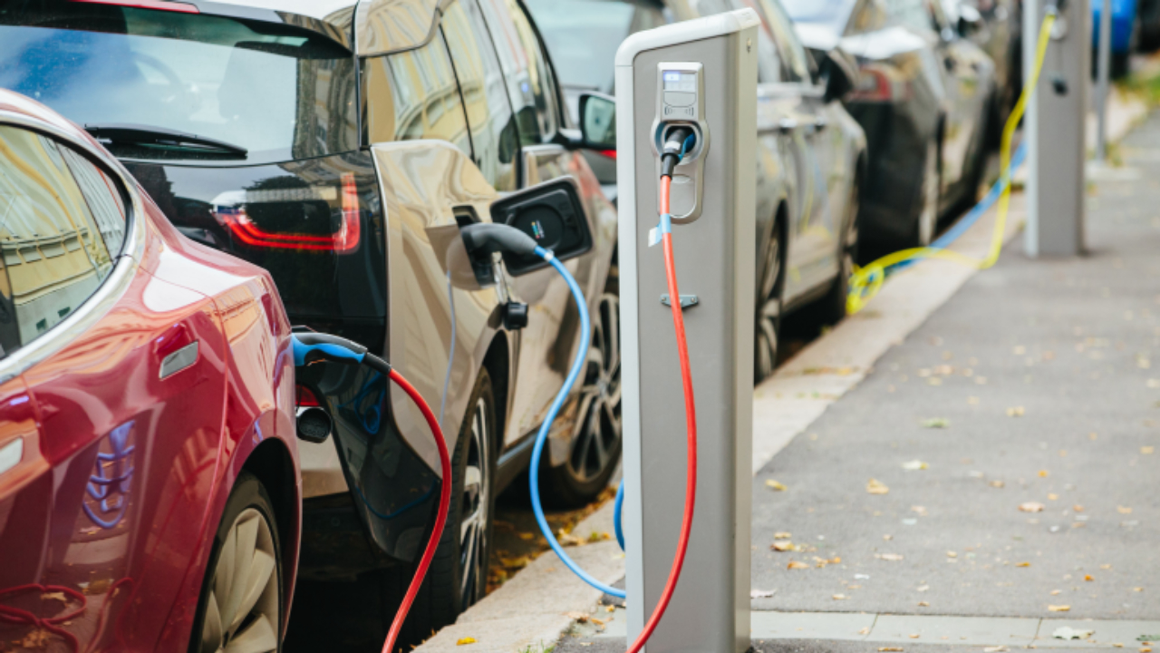 image-prague_has_taken_another_step_in_the_development_of_charging_infrastructure_for_electric_cars_on_its_territory